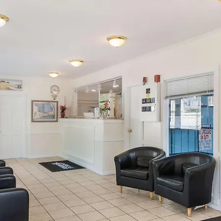 Americas Best Value Inn Hyannis-3
