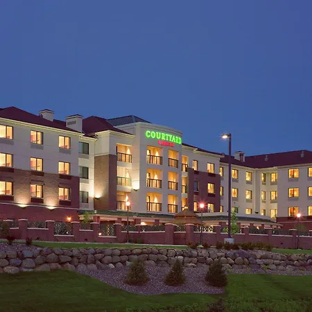 Courtyard By Marriott Madison East-2