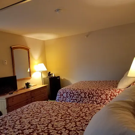 Commodores Inn-3
