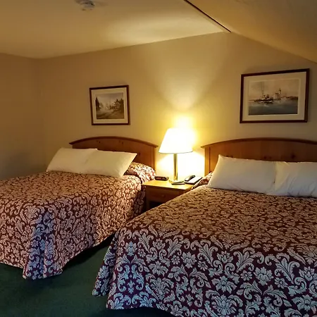 Commodores Inn-2