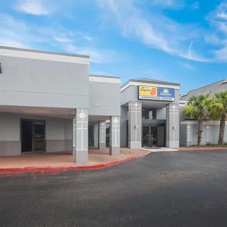 Super 8 By Wyndham Mobile I-65-2