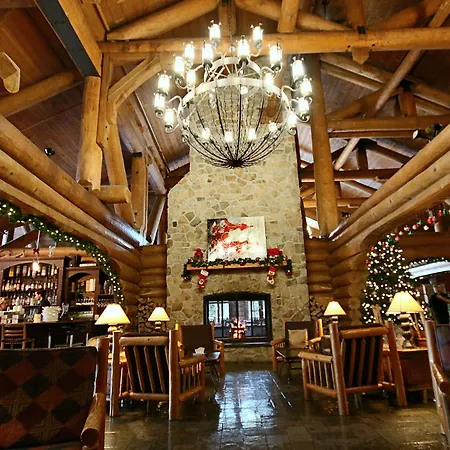 Le Grand Lodge Mont Tremblant-3