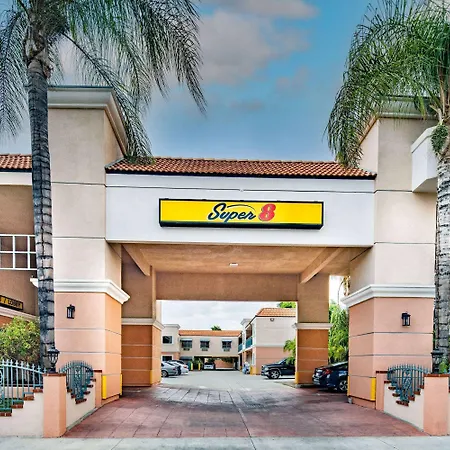 Super 8 By Wyndham North Hollywood-2