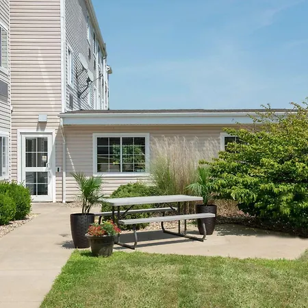 Microtel Inn & Suites By Wyndham Springfield-2