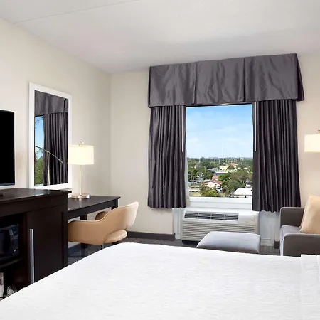 Hampton Inn Hallandale Beach-Aventura-2