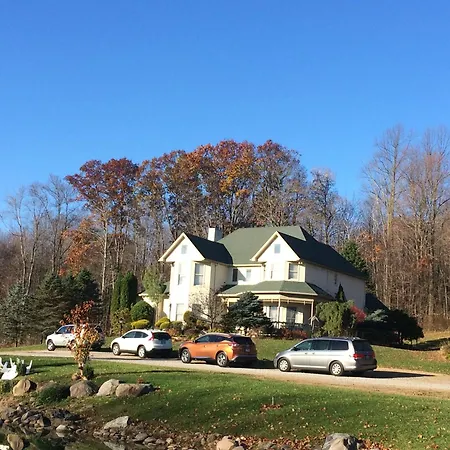 Spruce Hill Inn & Cottages-2