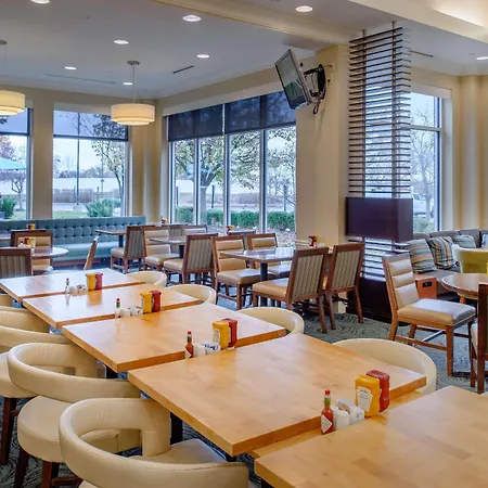 Hilton Garden Inn St. Louis/O'Fallon-3