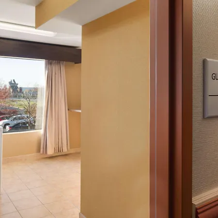 Hampton Inn & Suites Detroit Sterling Heights-3