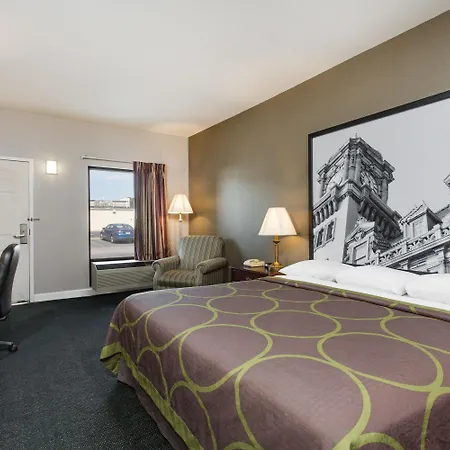Super 8 By Wyndham Petersburg-3