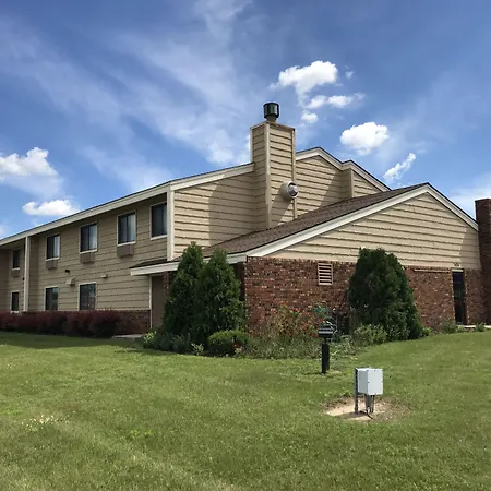 Americinn By Wyndham West Bend-2