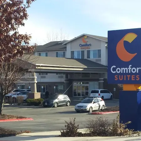 Comfort Suites Airport-3