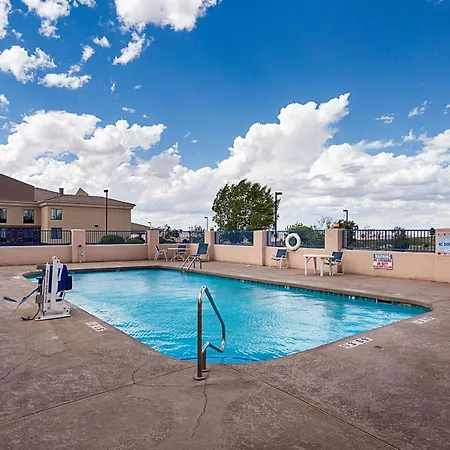 Motel 6-Page, Az-2
