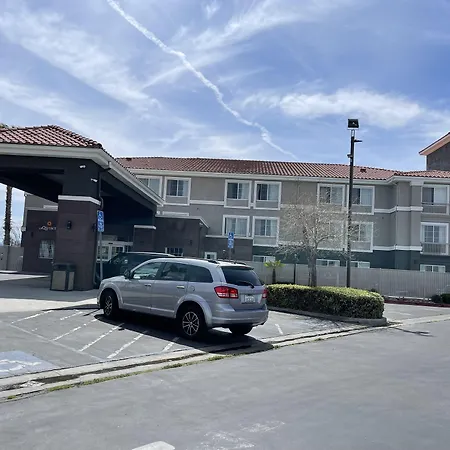 La Quinta By Wyndham Hesperia Victorville-3