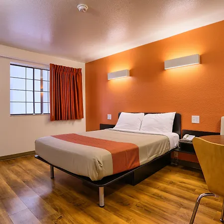 Super 8 By Wyndham Petaluma-3