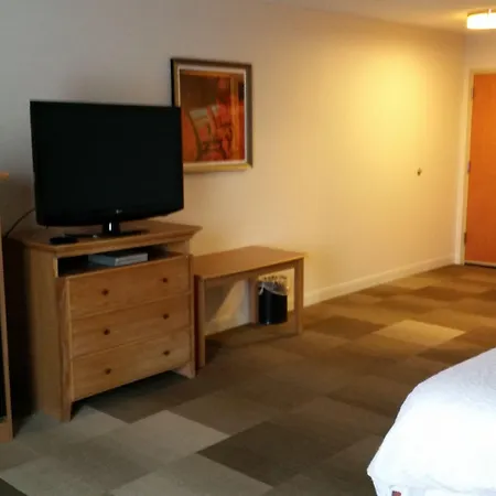 Hampton Inn Cortland-3