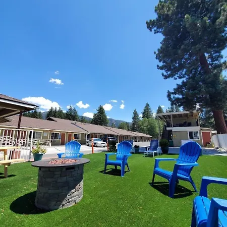 Bluebird Day Inn & Suites-2
