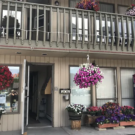 Snowshoe Motel-3