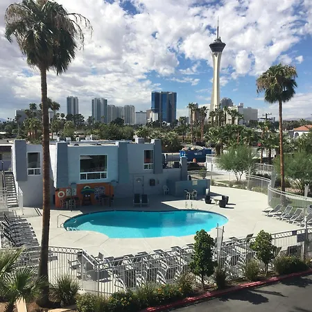 Super 8 By Wyndham Las Vegas North Strip/Fremont St. Area-2