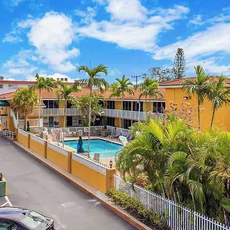 Quality Inn & Suites Airport-Cruise Port Hollywood-2