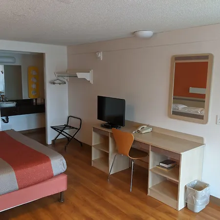 Rodeway Inn Altoona Orchard Plaza-3