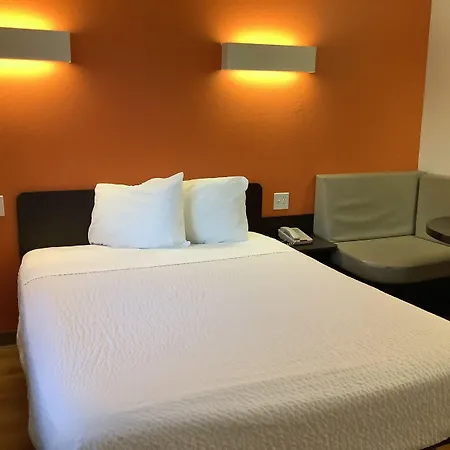 Motel 6-Carlsbad, Ca - Village-3