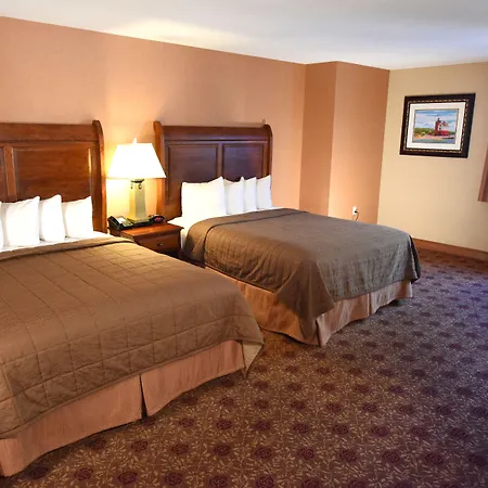 Hamilton Inn Select Beachfront Mackinaw City-3