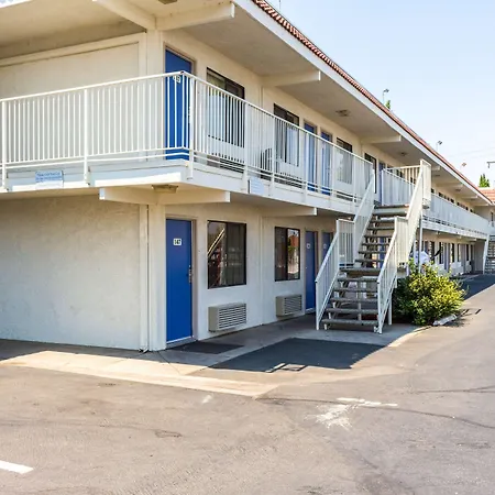 Motel 6 Bakersfield, Ca - Convention Center-2