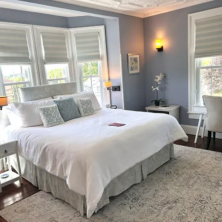 Homestead Inn-2