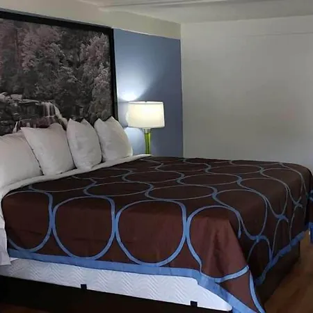 Super 8 By Wyndham Asheville/Biltmore-3