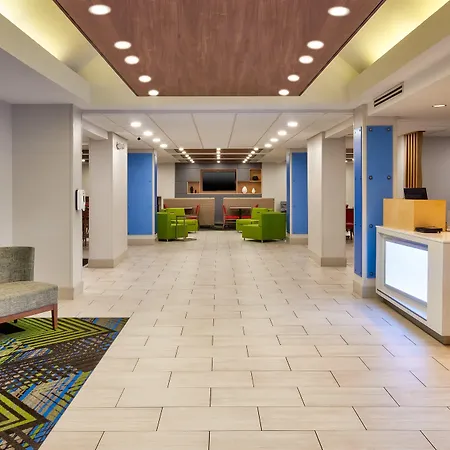 Holiday Inn Express & Suites Chesapeake By Ihg-3