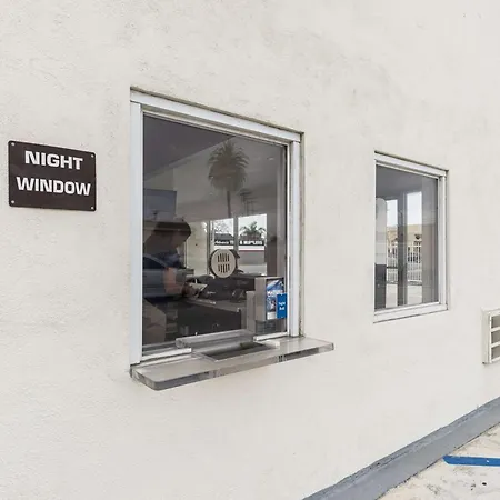 Motel 6-Long Beach, Ca - International City-2
