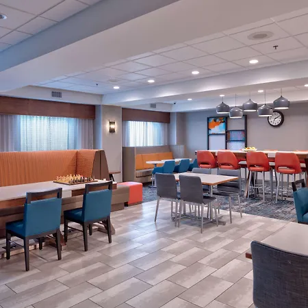 Hampton Inn Norfolk-3