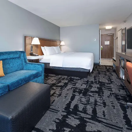 Hampton Inn Norfolk-2