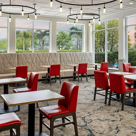 Hilton Garden Inn Bakersfield-3