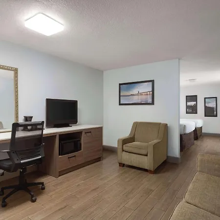 La Quinta By Wyndham Oceanfront Daytona Beach-2