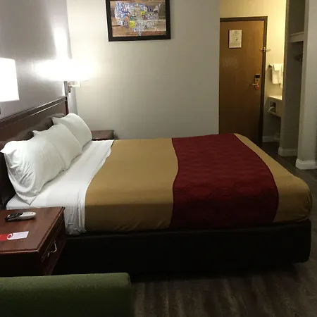 Econo Lodge Lincoln-3