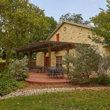 Fredericksburg Inn And Suites-2
