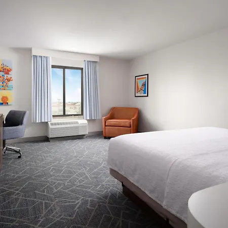 Hampton Inn & Suites Las Vegas-Red Rock/Summerlin-3
