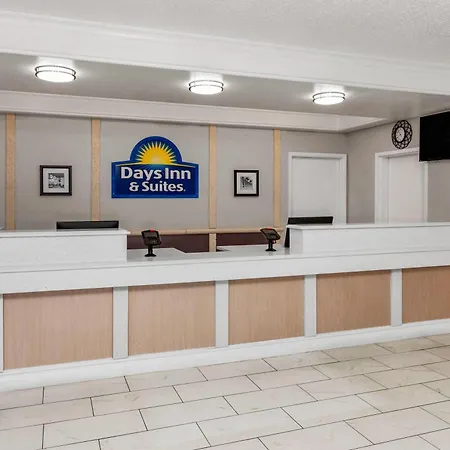 Days Inn & Suites By Wyndham Arlington Heights-2