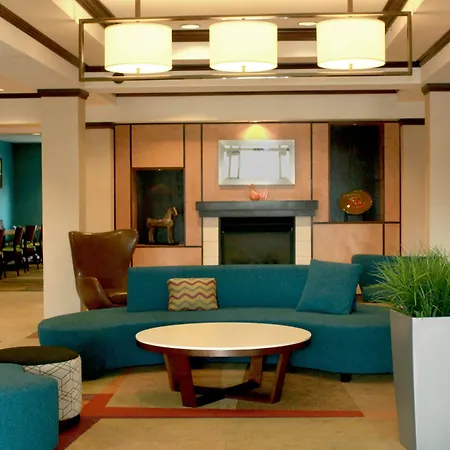 Fairfield Inn & Suites By Marriott Fairmont-2