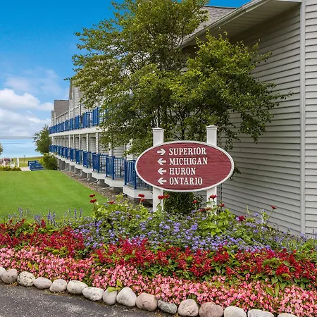 Best Western Harbour Pointe Lakefront-3