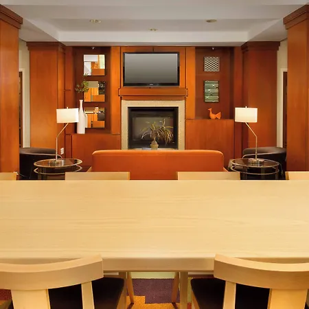 Fairfield Inn & Suites By Marriott Marshall-2