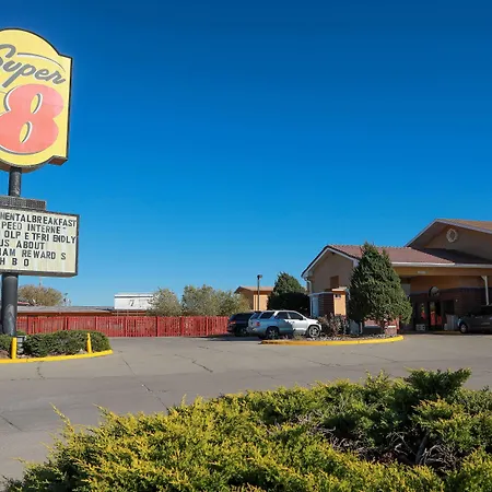 Super 8 By Wyndham Gallup-3