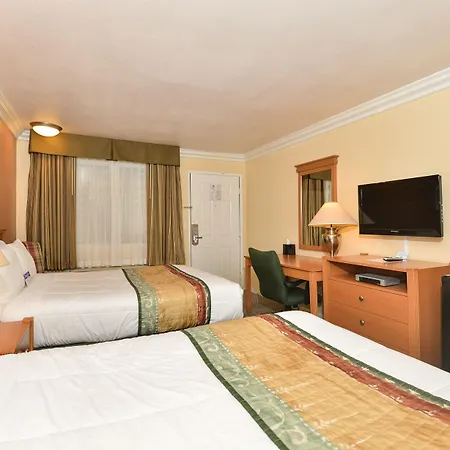 Inn By The Sfo-2