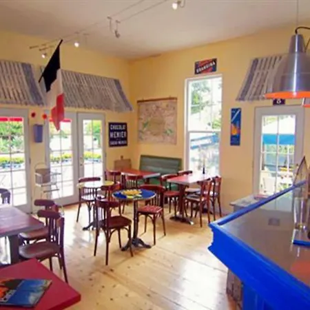 Metro Hotel And Cafe-2