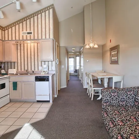 Surrey'S Carriage Place Resort-2