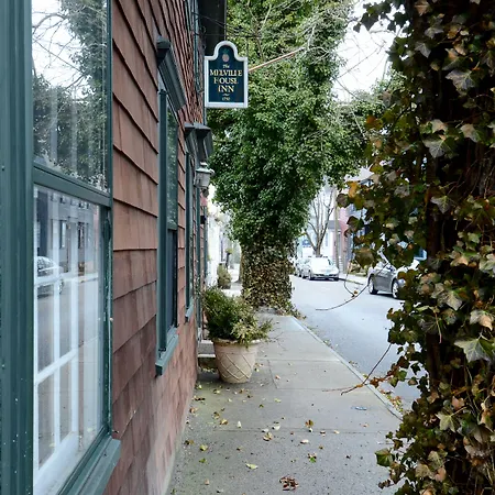 Melville House Newport-2