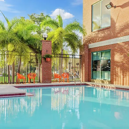 Hampton Inn & Suites Tampa Ybor City Downtown-3