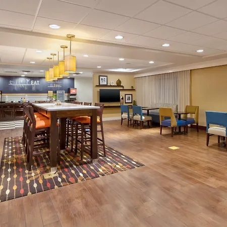 Hampton Inn Waterbury-2