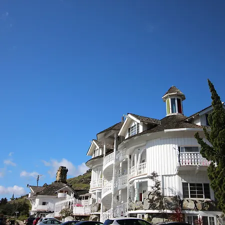 Madonna Inn-2